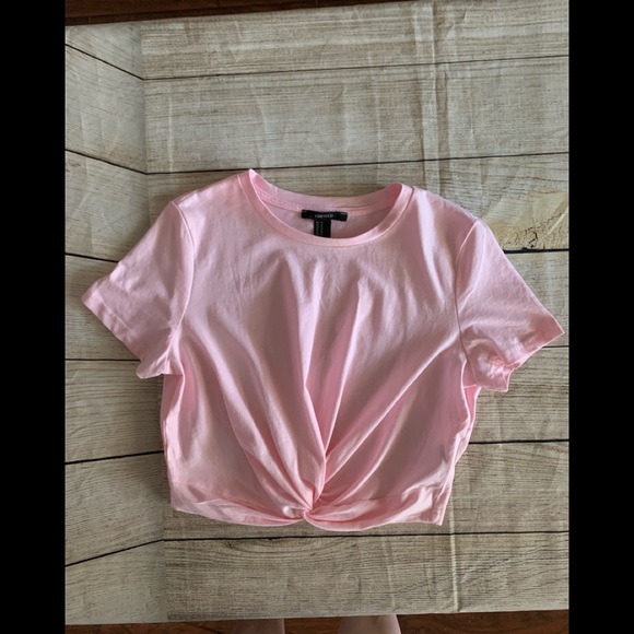 Forever 21 Tops - Pink t-shirt crop top